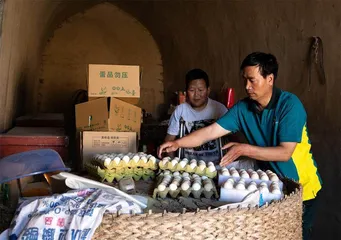 山乡邮路 播撒爱心1