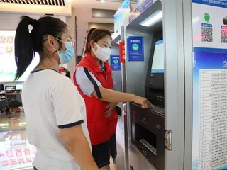 邹平:行政审批“小快手”1