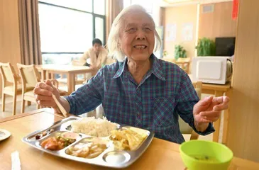从“舌尖”到“心间”  托举幸福晚年1