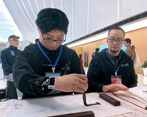 人形机器人火出圈，具身智能如何发展？