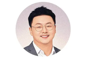 “甲亢哥”中国行，打出八个“回旋镖”