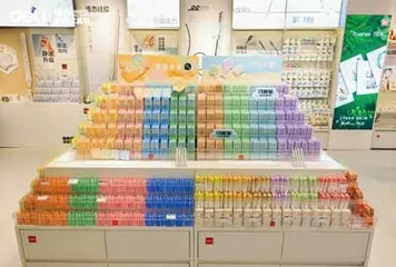 从一场超级文具节的火爆，看得力如何年轻化