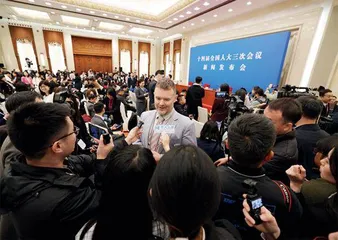 当记者问DeepSeek“为什么要关注全国两会”……1