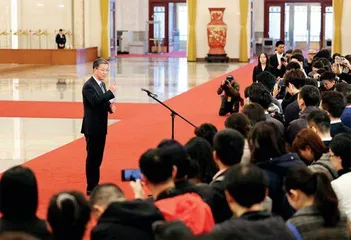 当记者问DeepSeek“为什么要关注全国两会”……3