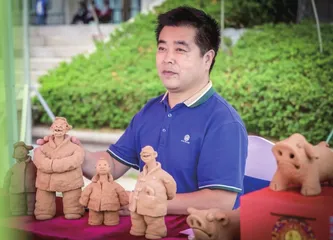 高杰:把小泥巴玩出大花样1