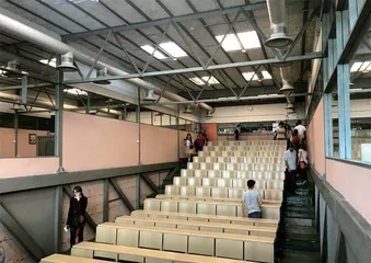 解决问题的建筑:马拉维拉斯学校体育馆6