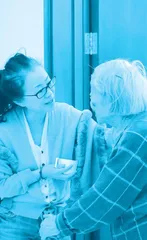 放弃高薪回国:女海归为认知症老人创建一个“家”3