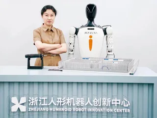 熊蓉：人形机器人走进家庭，距离尚远
