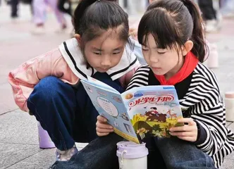 《溜索》的散文化特质解读与教学思考