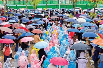 错时接送难，漫漫通学路