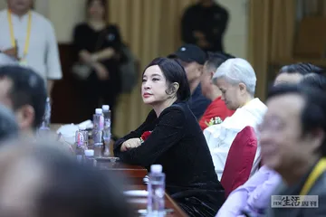 闯入短剧赛道：演员刘晓庆的生命力7
