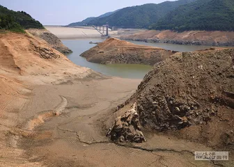 百万平方公里干旱下的农户和土地1