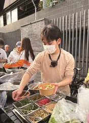 复旦退学卖土豆泥，24岁的出格人生