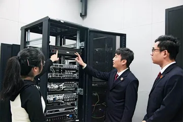 离职后,他们化名进入了新公司1
