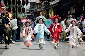 “五一”假期旅游消费火热1