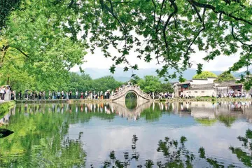 “五一”假期旅游消费火热2