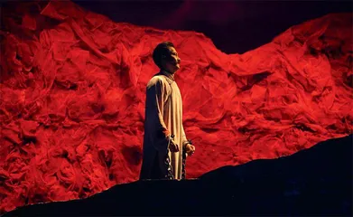  五月的鲜花：当青春舞台奏响时代强音