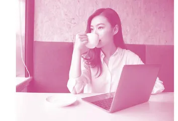 Four Ways to Reduce MicroplasticsGetting intoYour Body 四种减少微塑料摄入的方法