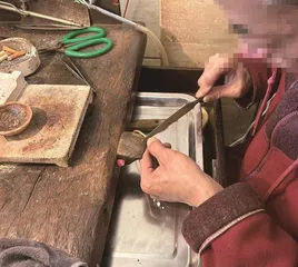 “日抛”龙凤镯,缓解了年轻人的金价焦虑6