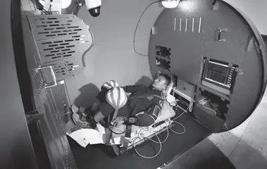 How Do Astronauts Prepare for Space Travel?航天员升空前要经过哪些训练？