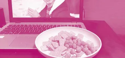 Why Do People Enjoy Dinner with a Show?  为什么“电子榨菜”好“下饭”？ 