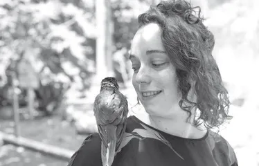 Curing Loneliness in Captivity: the Parrots’ Video Calls鹦鹉也会视频？科技让鹦鹉不再孤独