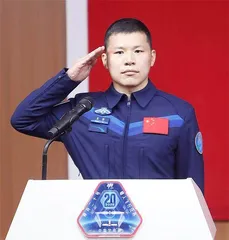 逐梦苍穹启新程记神舟二十号航天员乘组3