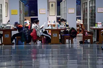 连降20年的大学生体质