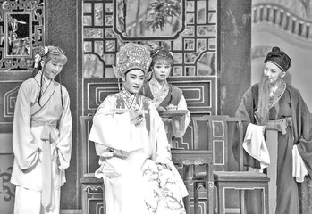 The modern revival of traditional Shaoxing Opera百年越剧，期待复兴