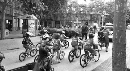 Bells ring to protect the environment 环保路上，铃儿响叮当