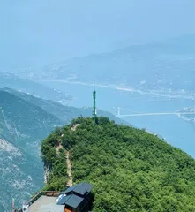塔影轻舟过 信号越万山1