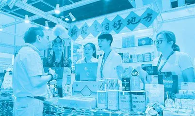 贺娇龙：用镜头讲好新疆故事1