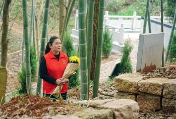 中国青年五四奖章获得者孙嘉怿：长期坚持为抗战烈士寻亲