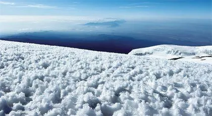 慢行至雪