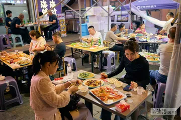 俄罗斯螃蟹在珲春的“美味冒险”2