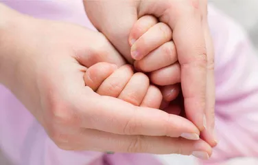 孩子手指粘连“劈开”就行了吗 