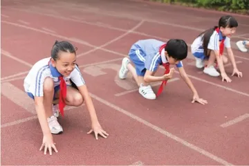 运动处方：小学体育与个性化心理辅导的融合实践