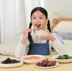 青春期痤疮防护三要素：饮食、睡眠与面部清洁