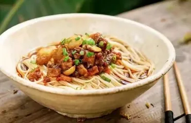 邂逅一碗八宝辣酱面8