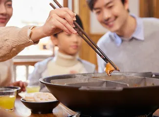 规矩从孩子夹菜立起