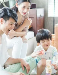 家庭对青少年健全人格发展的影响