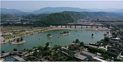陶瓷水镇：满村尽带黄金甲