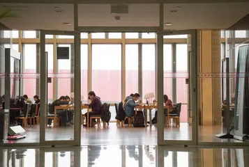 公考是大学生实现就业的重要途径之一2