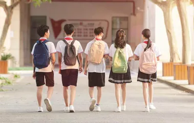 放手让学生参与青春期的自我管理1