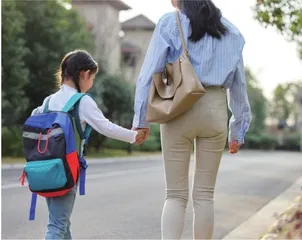 青少年预防脊柱侧弯保护脊柱要做好这几件事1