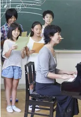 注重儿童青少年心理健康完善小学音乐教育