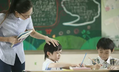 教书育人 任重道远