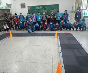 质量立校，科技兴校1