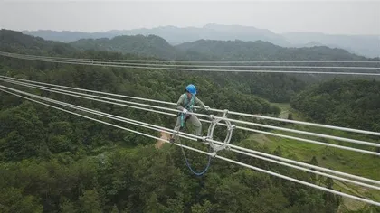 “95后”电力女工史明君：青春在高空舞动2