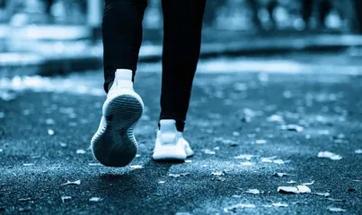 六种怪异步态 暗藏健康危机